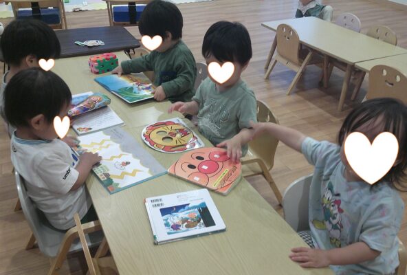 つくば市ルンルン保育園春日👶0歳児クラスさんも伸～び伸びっ🎶