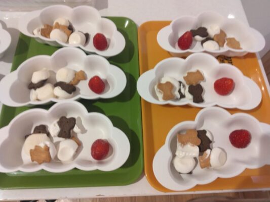 つくば市ルンルン保育園春日2月誕生日会おやつ🐻🍪🍓