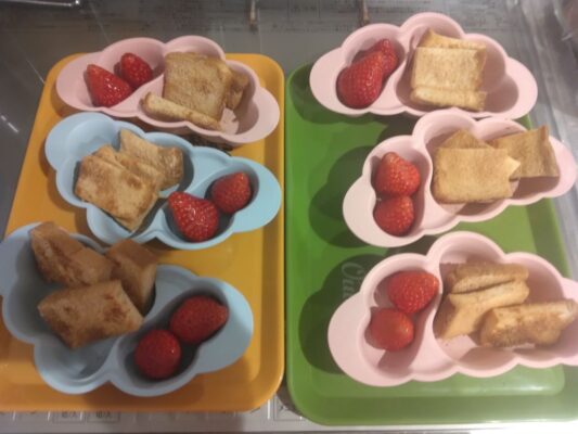 つくば市ルンルン保育園春日🍓今日の15時おやつは🍞❔